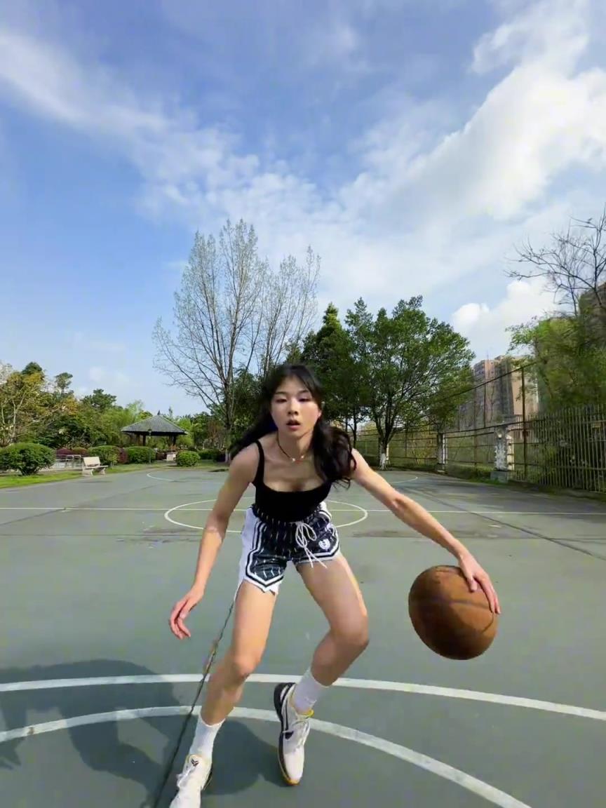 看著有點(diǎn)實(shí)力，敢背打我不？